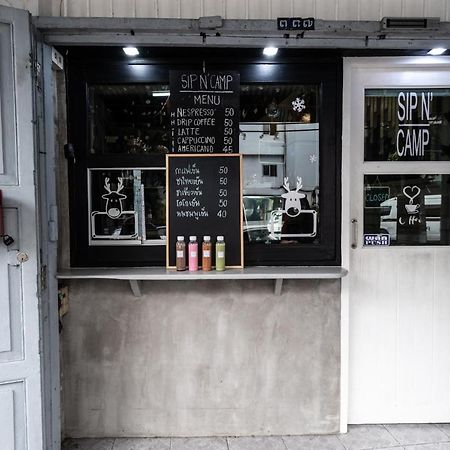 Sip N' Camp Hostel Bangkok Kültér fotó