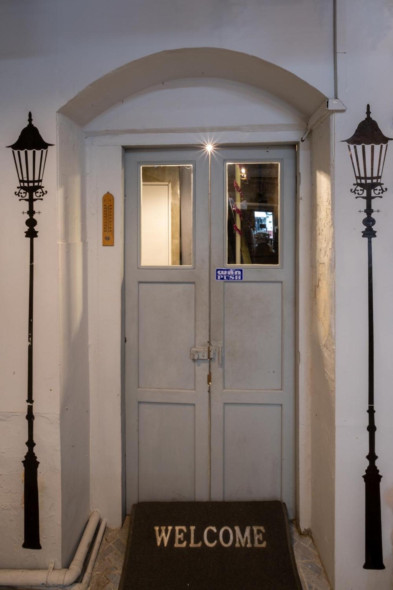 Sip N' Camp Hostel Bangkok Kültér fotó