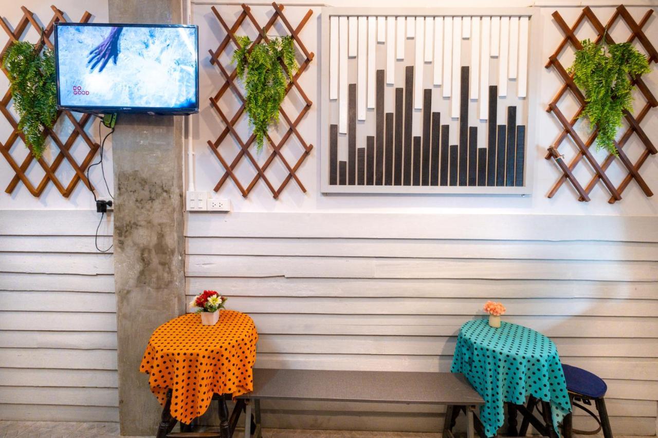 Sip N' Camp Hostel Bangkok Kültér fotó