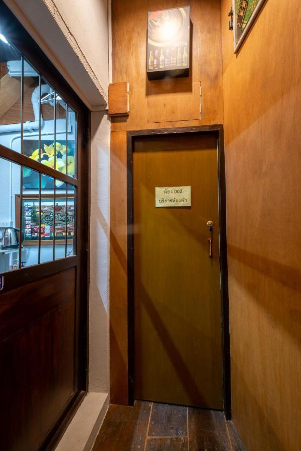 Sip N' Camp Hostel Bangkok Kültér fotó