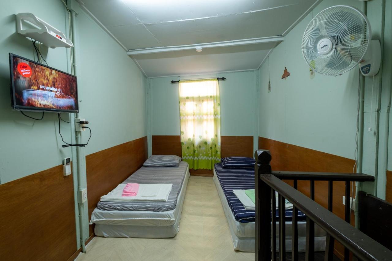 Sip N' Camp Hostel Bangkok Kültér fotó