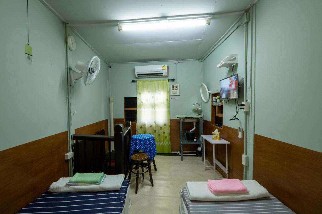 Sip N' Camp Hostel Bangkok Kültér fotó